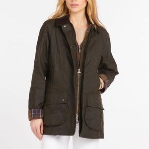 Women’s Classic Beadnell Wax Jacket in Size 12